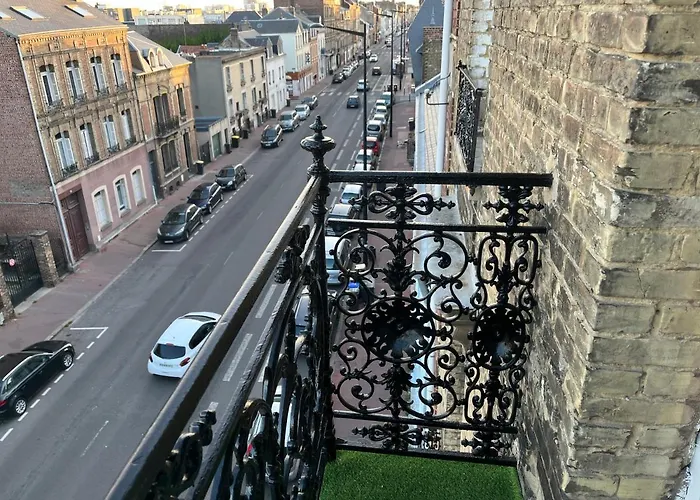 Verdun Dore - Parking Gratuit, Netflix, Balcon, Internet Fibre - 2 Ch Апартаменты Гавр